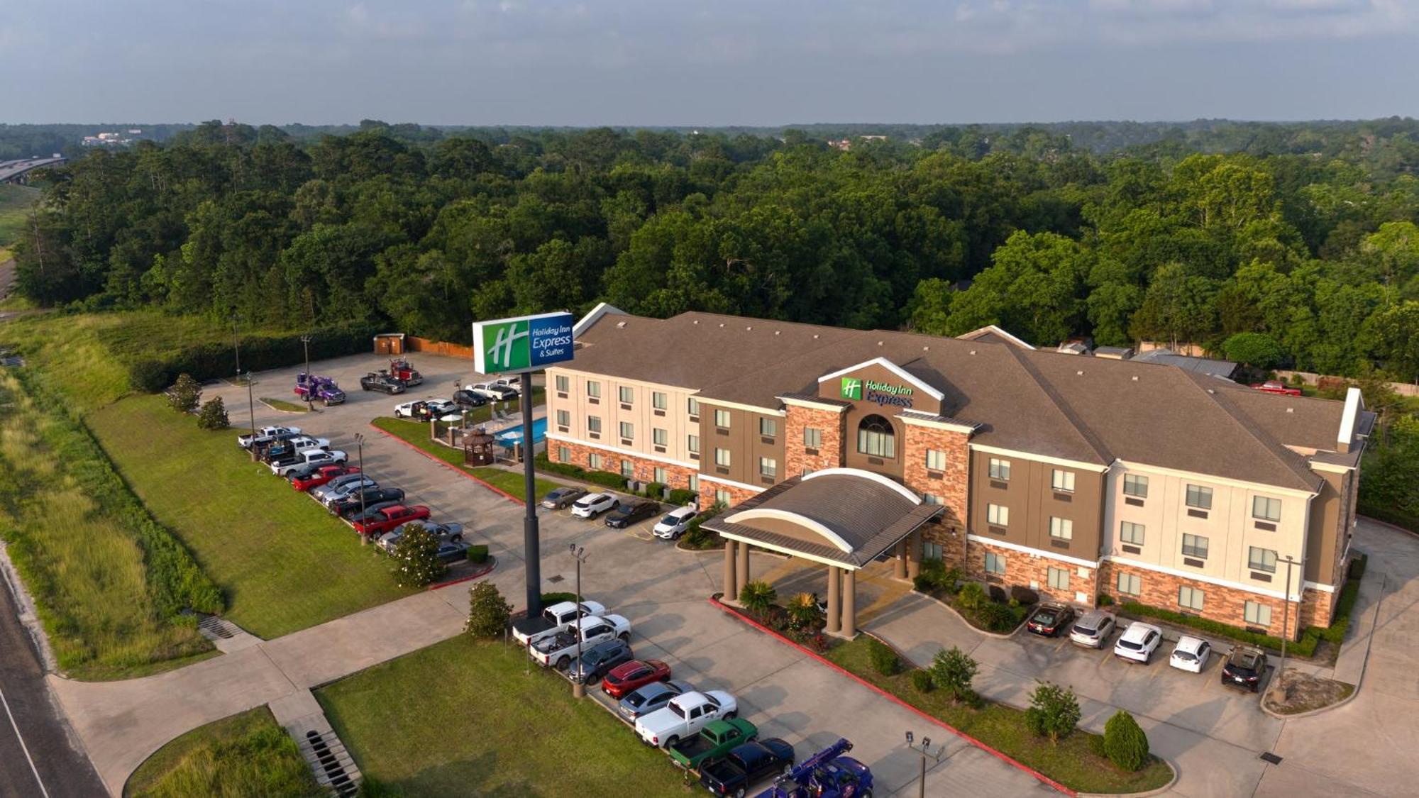 Holiday Inn Express & Suites Cleveland By Ihg Exterior photo